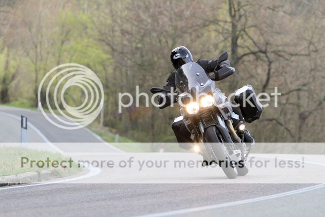http://i1363.photobucket.com/albums/r704/Vagelis_Papaioannou/moto_guzzi_stelvio_ntx_14%20lamp_zpscqxive8y.jpg
