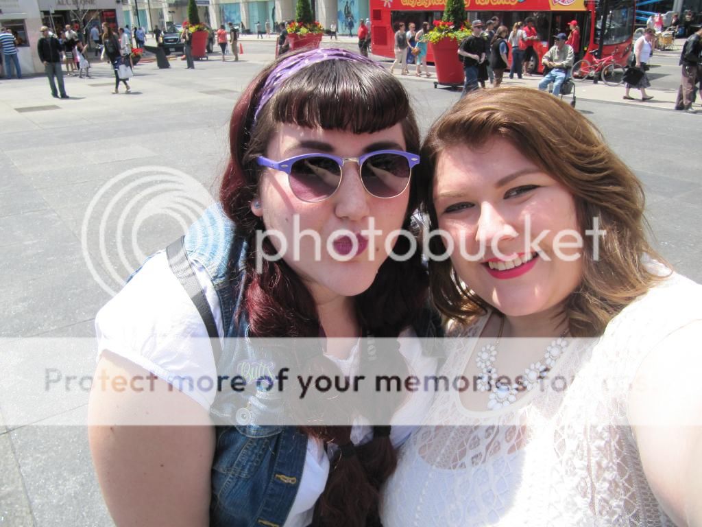 plus size fashion, toronto, plus size lace, plus size jeans, plus size tank, plus size blogger, curvy girl toronto, plus size blog canada, toronto fatshion, fatshion blog, curvy fashion toronto, statement necklace, addition elle, smoke slippers, casual fashion, bbw lace, bbw ootd, curvy fatshion, canada plus size fashion